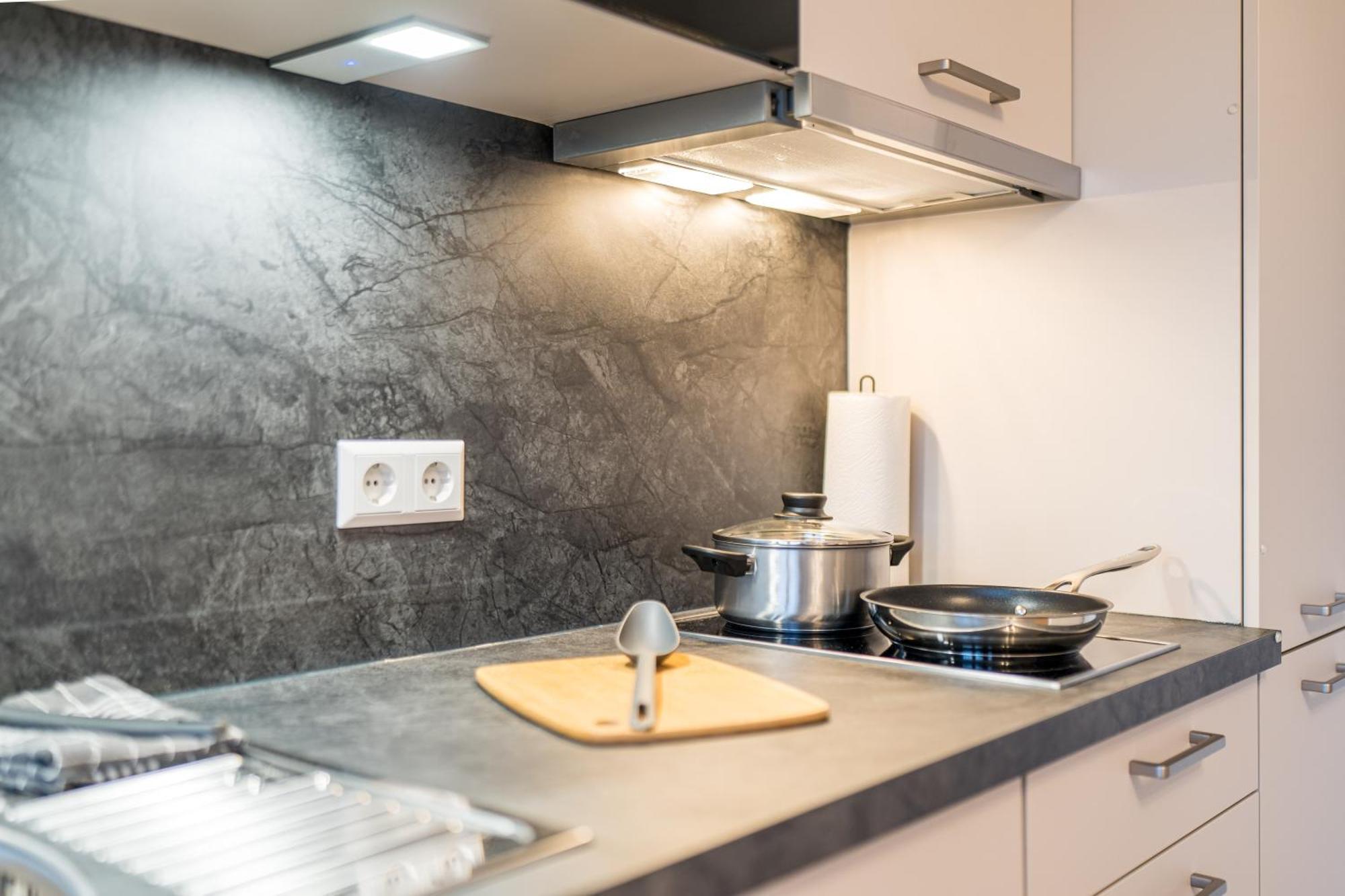 Basis 8 Apartment Kussaberg Bilik gambar